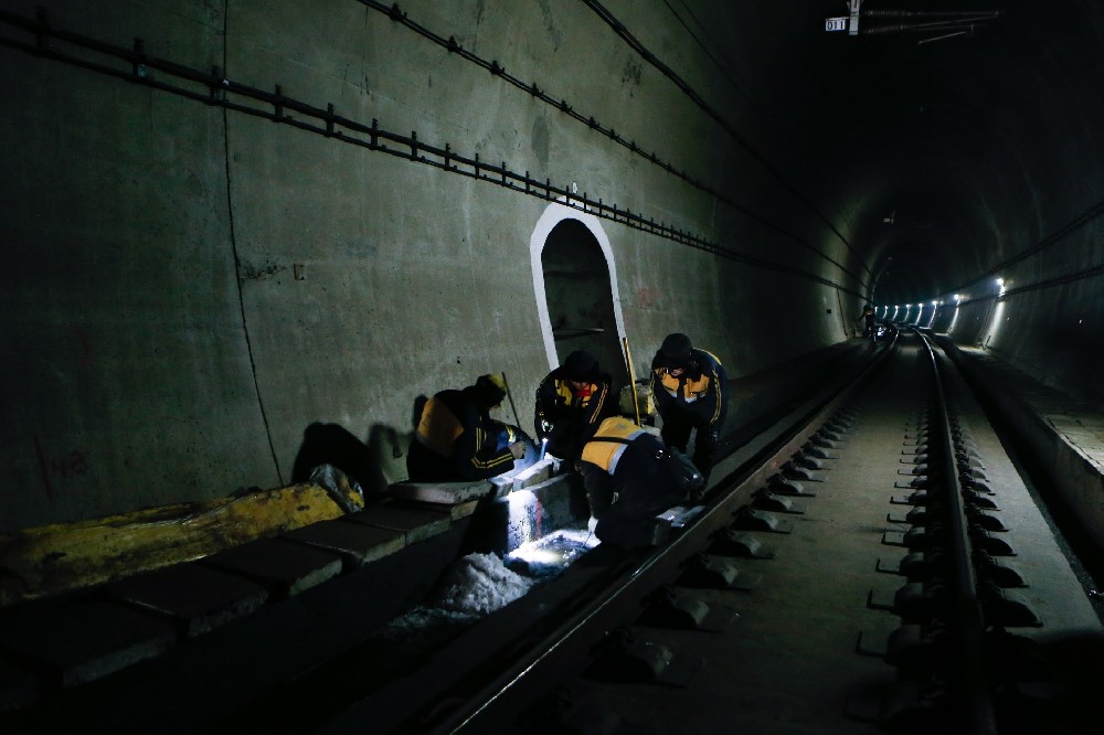 利州铁路运营隧道病害现状